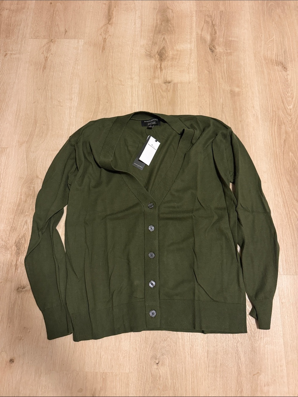 Banana Republic Green V-Neck Button Cardigan Sweater